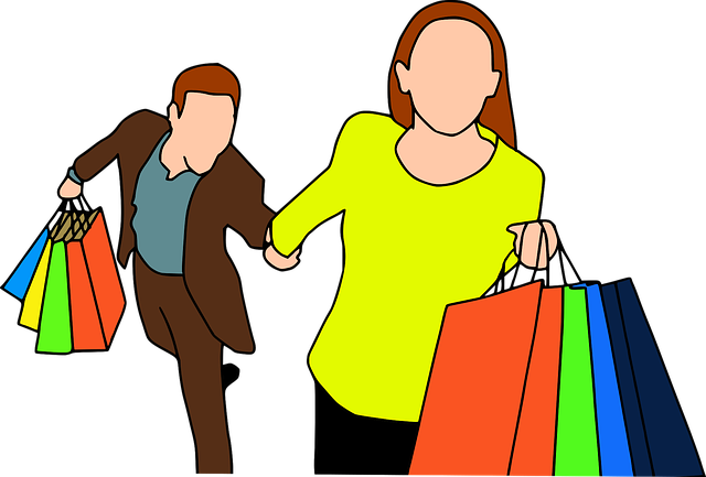 una mujer y un hombre corriendo cogidos de la mano haciendo compras en black friday